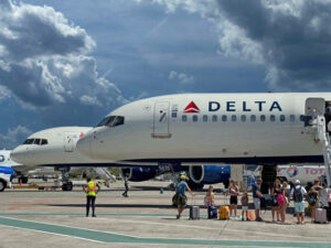 Does Delta allow aerosol cans?