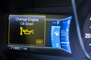My Car Says "Change Engine Oil Soon"! Hvor længe kan jeg virkelig køre?