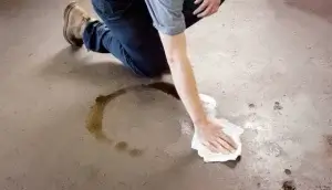 Como limpar o fluido de freio do concreto